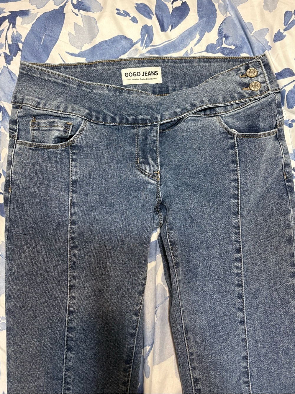 GOGO Women's Blue Stretch Jeggings - Mid Wash Denim